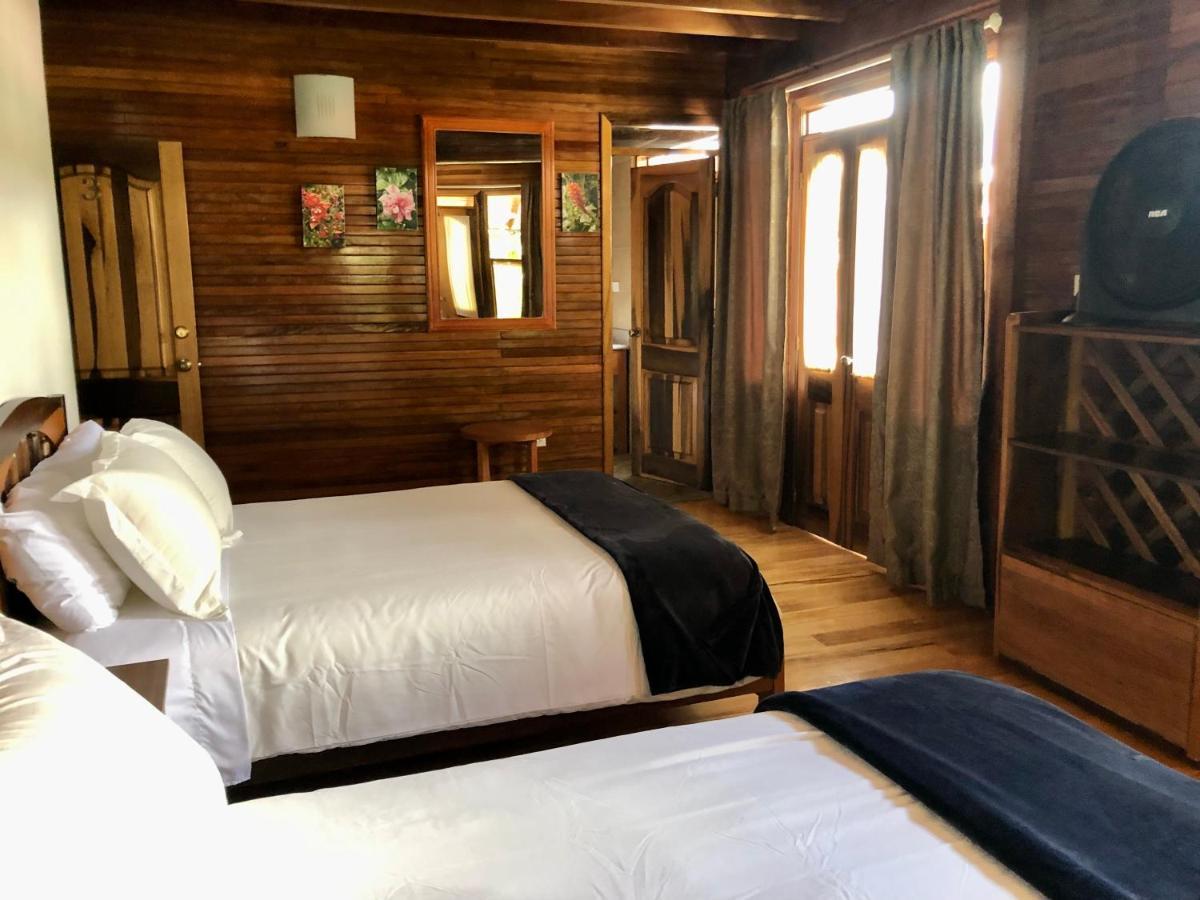 Hostal Zafiro Миндо Экстерьер фото